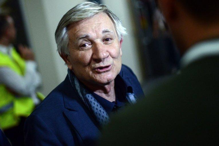 tuga!-kolege-zaboravile-novicu-zdravkovica-–-grob-mu-ne-obilaze,-a-kunu-se-u-njega! tuga!-kolege-zaboravile-novicu-zdravkovica-–-grob-mu-ne-obilaze,-a-kunu-se-u-njega!