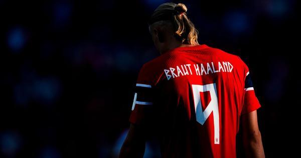 misterija-dresa-erlinga-halanda:-zasto-za-norvesku-dodao-“braut”-na-svetskom-prvenstvu?-/foto/ misterija-dresa-erlinga-halanda:-zasto-za-norvesku-dodao-“braut”-na-svetskom-prvenstvu?-/foto/