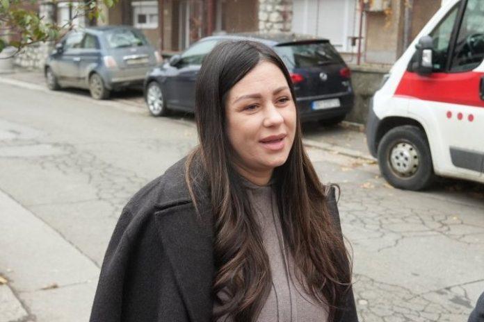 smrtni-slucaj-u-porodici-aleksandre-bursac:-pevacica-neutesna-–-tuga