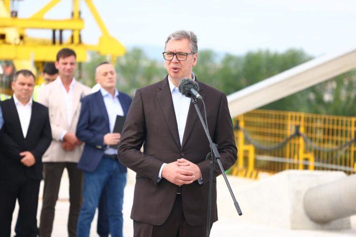 vucic-o-velikom-skupu-u-beogradu!-nije-to-performans-radi-performansa,-slika-za-instagram,-vec-predstavljanje-plana-i-programa!