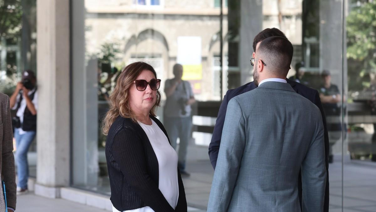“nisi-bolestan,-to-je-sve-do-glave”-tokom-izricanja-presude-otkrivene-sokantne-poruke-koje-je-decak-ubica-razmenjivao-sa-roditeljima:-“stvarno-me-sramotis” “nisi-bolestan,-to-je-sve-do-glave”-tokom-izricanja-presude-otkrivene-sokantne-poruke-koje-je-decak-ubica-razmenjivao-sa-roditeljima:-“stvarno-me-sramotis”
