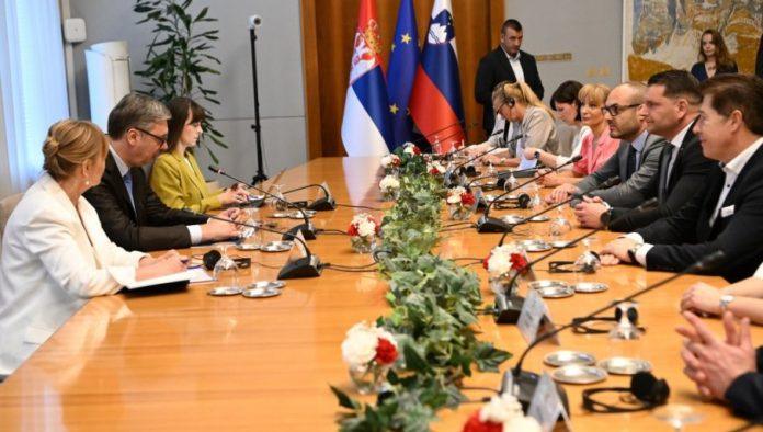 poseta-znacajna-zbog-bilateralnih-odnosa-dve-zemlje:-vucic-se-sastao-sa-predsednikom-drzavnog-zbora-slovenije-stevanovicem-(foto)