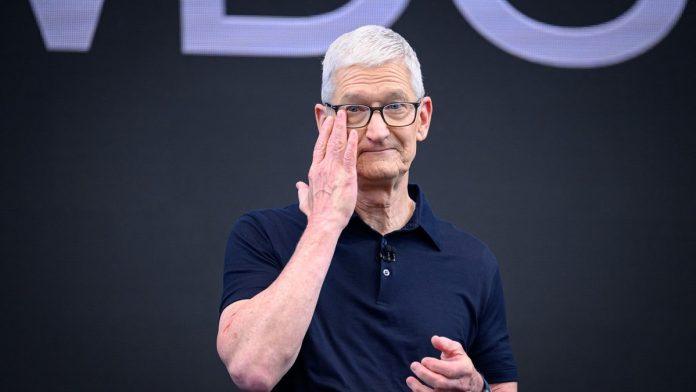 kupovina-iphone-telefona-uskoro-bi-mogla-da-bude-skuplja:-tim-kuk-prvi-put-priznao-da-apple-vise-ne-moze-da-izdrzi-troskove