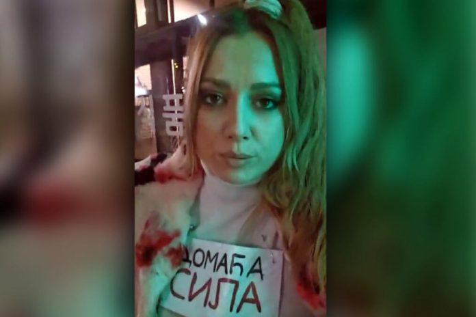 novinarka-blokaderka-jos-15.-marta-otkrila-sta-se-zapravo-desilo-u-noci-protesta:-“ljudi,-fejkuju-stampeda!-oborili-su-me”-(video)