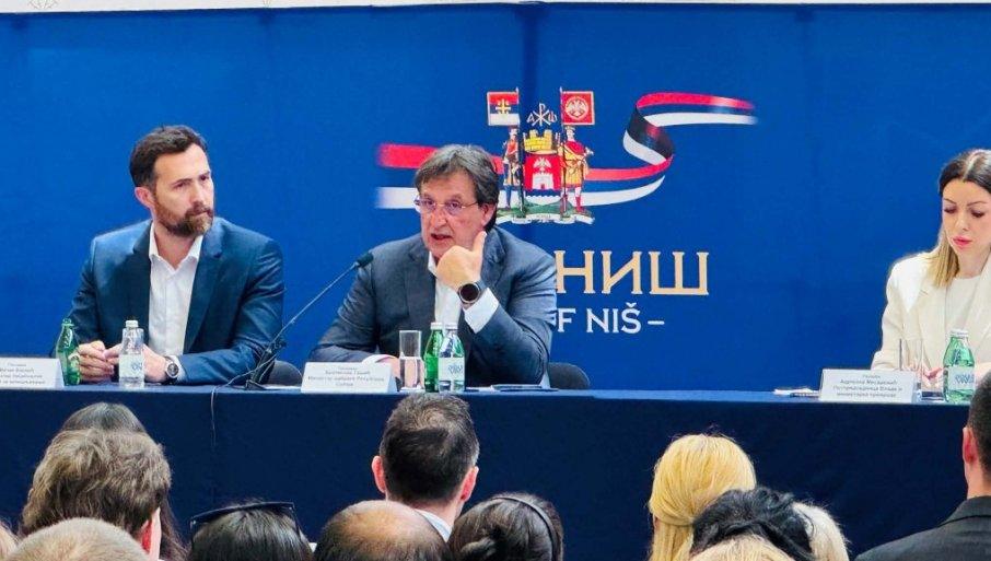 od-kuvara-do-farmaceuta:-vojska-srbije-u-nisu-predstavila-trazena-zanimanja od-kuvara-do-farmaceuta:-vojska-srbije-u-nisu-predstavila-trazena-zanimanja