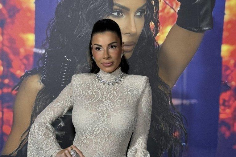 mia-borisavljevic-rasplakala-kolegu:-pevac-jecao-na-sav-glas,-jedva-se-smirio!-(video) mia-borisavljevic-rasplakala-kolegu:-pevac-jecao-na-sav-glas,-jedva-se-smirio!-(video)