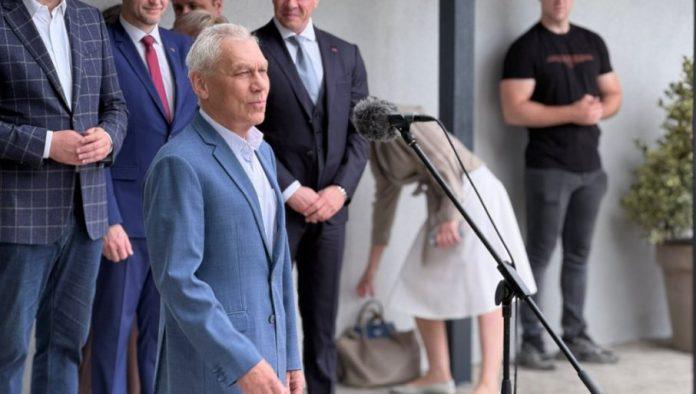 ruski-ambasador:-vucic-se-od-prvog-dana-angazovao-na-modernizaciji-pruga
