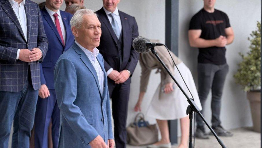 ruski-ambasador:-vucic-se-od-prvog-dana-angazovao-na-modernizaciji-pruga ruski-ambasador:-vucic-se-od-prvog-dana-angazovao-na-modernizaciji-pruga