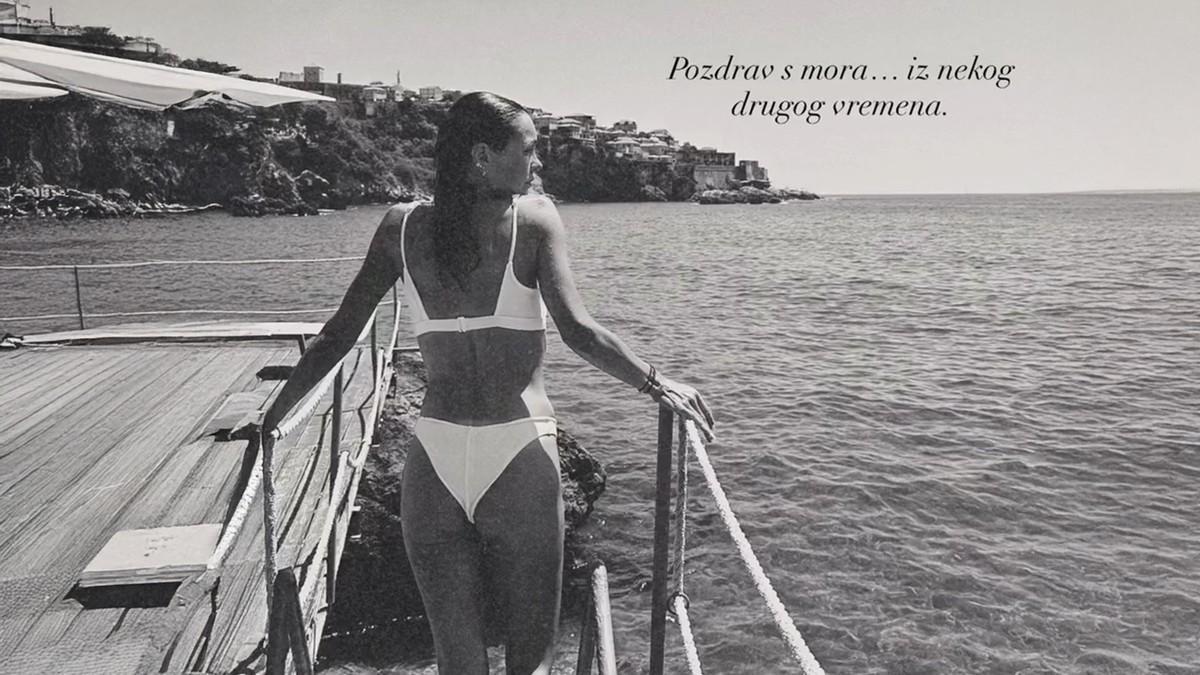 muskarcima-nece-biti-dobro!-dragana-micalovic-okrenula-leda-kameri-u-bikiniju-i-pokazala-savrseno-izvajanu-zadnjicu muskarcima-nece-biti-dobro!-dragana-micalovic-okrenula-leda-kameri-u-bikiniju-i-pokazala-savrseno-izvajanu-zadnjicu