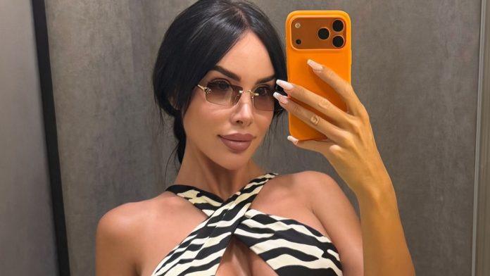 divlja-macka!-aleksandra-subotic-se-skinula-u-zebrasti-bikini:-dekolte-puca,-a-zbog-donjeg-dela-kupaceg-muskarcima-nece-biti-dobro