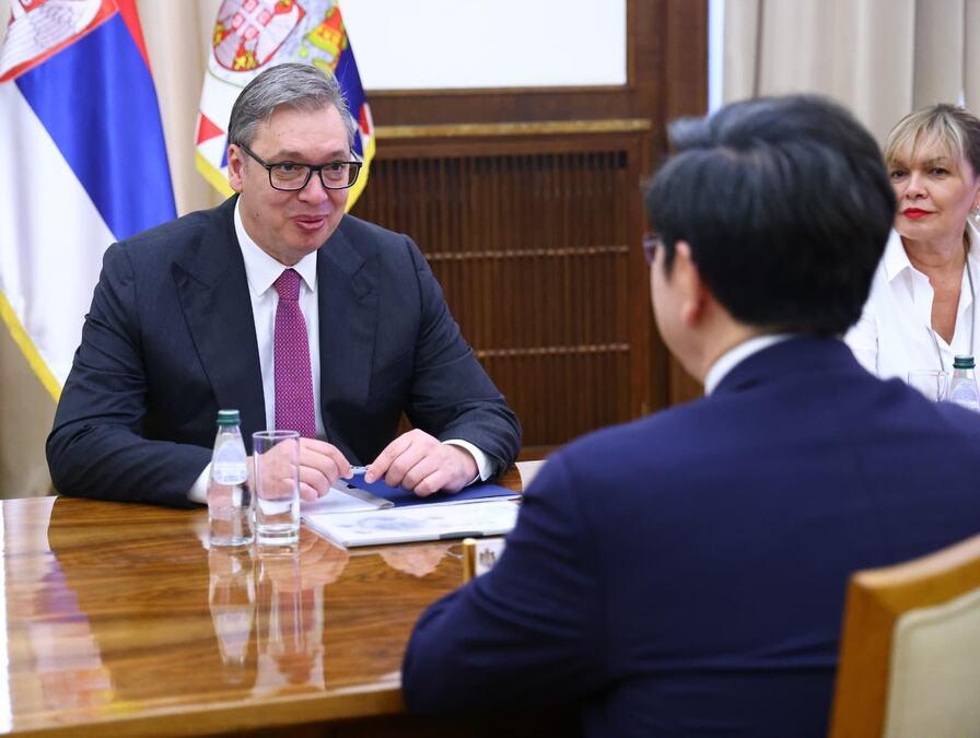 vucic-se-sastao-sa-jednim-od-najvecih-strucnjaka-za-ai:-predsednik-razgovarao-sa-kaj-fu-lijem-–-u-vremenu-velikih-promena,-vazno-je-da-ucimo-od-najboljih vucic-se-sastao-sa-jednim-od-najvecih-strucnjaka-za-ai:-predsednik-razgovarao-sa-kaj-fu-lijem-–-u-vremenu-velikih-promena,-vazno-je-da-ucimo-od-najboljih