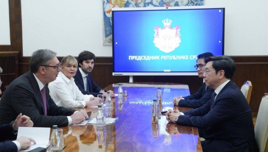 vucic-se-sastao-sa-jednim-od-najvecih-strucnjaka-za-ai:-predsednik-razgovarao-sa-kaj-fu-lijem vucic-se-sastao-sa-jednim-od-najvecih-strucnjaka-za-ai:-predsednik-razgovarao-sa-kaj-fu-lijem