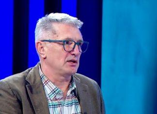 “TO SU ZLIKOVCI” Profesor Vuletić demontirao blokadere – Otkrio kako su zloupotrebom emocija preko “zvučnog topa” manipulisali ljudima “to-su-zlikovci”-profesor-vuletic-demontirao-blokadere-–-otkrio-kako-su-zloupotrebom-emocija-preko-“zvucnog-topa”-manipulisali-ljudima