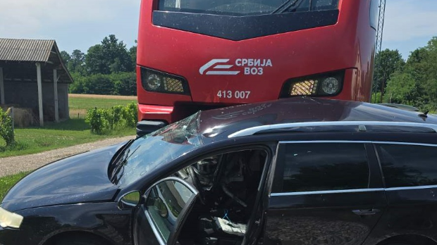 Судар-воза-и-путничког-аутомобила-на-прузи-Краљево-Пожега Судар-воза-и-путничког-аутомобила-на-прузи-Краљево-Пожега