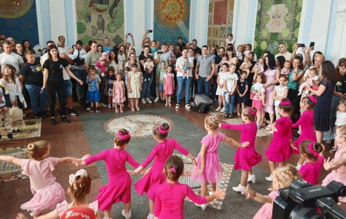 vidovdanska-akcija-“trece-dete”-u-krusevcu-odrzana-tradicionalna-manifestacija-u-populacionoj-politici-(foto)