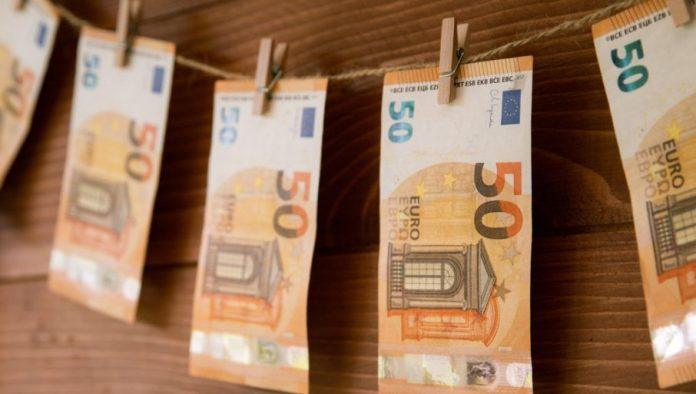odose-pare:-zbog-jedne-stvari-plata-moze-da-bude-manja-kada-se-vratite-sa-odmora