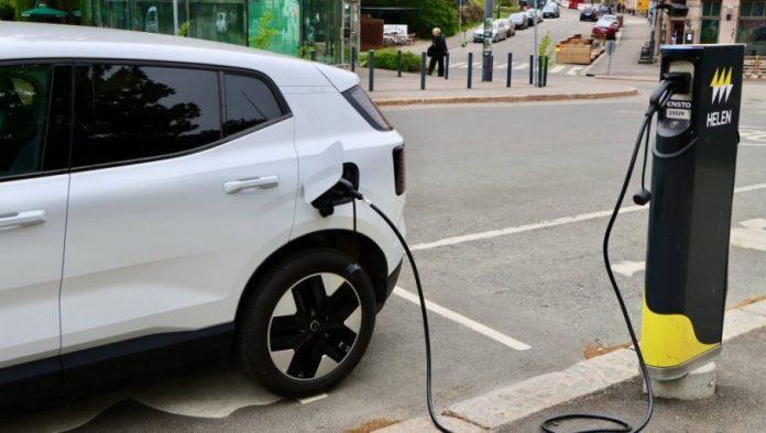rast-cena-goriva-ubrzava-tranziciju:-svaki-peti-novi-automobil-u-eu-je-elektricni