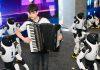 VUK (13) SVIRA, ROBOTI IGRAJU Mašine će na skupu zaigrati Moravac uz muziku najtalentovanijeg mladog harmonikaša: Pogledajte SNIMAK KOJI JE ODUŠEVIO SVE vuk-(13)-svira,-roboti-igraju-masine-ce-na-skupu-zaigrati-moravac-uz-muziku-najtalentovanijeg-mladog-harmonikasa:-pogledajte-snimak-koji-je-odusevio-sve