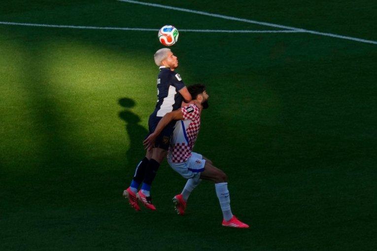 hrvati-grme-zbog-krade!-fifa-na-udaru,-jedna-odluka-dovoljna-za-nevidenu-pljacku!-(foto) hrvati-grme-zbog-krade!-fifa-na-udaru,-jedna-odluka-dovoljna-za-nevidenu-pljacku!-(foto)