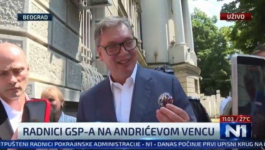 aplauzi-uzivo-u-programu-n1-predsedniku:-radnici-gsp-a-znaju-da-se-vucic-bori-za-sve-njih!-(video) aplauzi-uzivo-u-programu-n1-predsedniku:-radnici-gsp-a-znaju-da-se-vucic-bori-za-sve-njih!-(video)