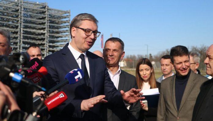 karanovic-za-“novosti”:-blokaderi-vode-hibridni-rat-protiv-vucica-i-srbije,-“sarajevo-safari”-najbesmislenija-laz