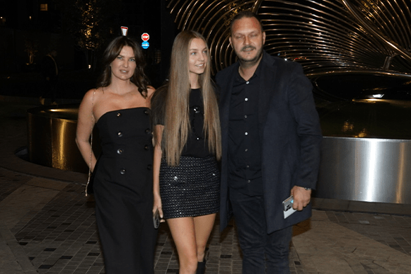 objava-pretucene-cerke-dejana-petrovica-raznezila-srbiju:-posetila-baku-nakon-incidenta,-emotivno!-(foto) objava-pretucene-cerke-dejana-petrovica-raznezila-srbiju:-posetila-baku-nakon-incidenta,-emotivno!-(foto)