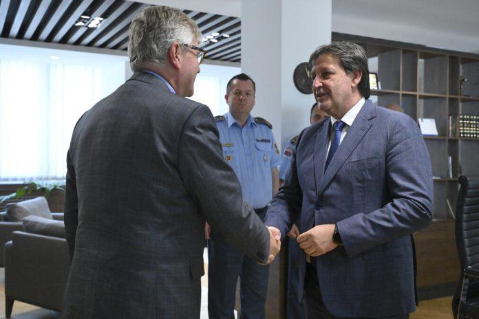 ministar-gasic-sa-podsekretarom-un:-kosovo-i-metohija-najveci-politicko-bezbednosni-izazov-za-srbiju-(foto)