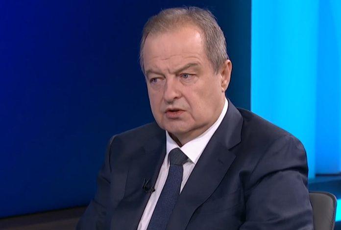 dacic:-koriscenje-moje-svade-sa-britanskim-ministrom-spoljnih-poslova-kao-neko-navodno-priznanje-o-koriscenju-tzv.-zvucnog-topa-je-brutalna-zloupotreba