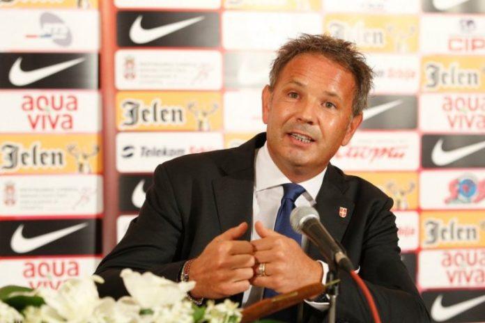 italijani-ne-zaboravljaju-sinisu-mihajlovica:-odali-mu-pocast-na-krcatom-olimpiku!-(foto)