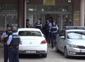 KURTIJEVA POLICIJA NASTAVLjA TEROR NAD SRBIMA: Smeta im reč “zavet” na bilbordu, pa zabranili postavljanje istog kurtijeva-policija-nastavlja-teror-nad-srbima:-smeta-im-rec-“zavet”-na-bilbordu,-pa-zabranili-postavljanje-istog