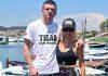 JOVANA JEREMIĆ I TIGAR TRENIRAJU NA ULICI On skinuo majicu i preznojava se, a voditeljka u šortsu i topu – SVE PRŠTI (Video) jovana-jeremic-i-tigar-treniraju-na-ulici-on-skinuo-majicu-i-preznojava-se,-a-voditeljka-u-sortsu-i-topu-–-sve-prsti-(video)