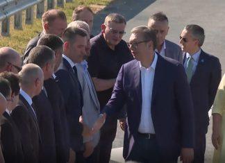 “PRAVIĆEMO CENTRE ZA OBUČAVANJE ROBOTA” Vučić: “Uložićemo mnogo u nuklearku zbog novih fabrika za veštačku inteligenciju” “pravicemo-centre-za-obucavanje-robota”-vucic:-“ulozicemo-mnogo-u-nuklearku-zbog-novih-fabrika-za-vestacku-inteligenciju”