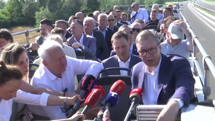 “besplatna-putarina-do-1.-jula”-vucic-saopstio-lepe-vesti-za-vozace-na-otvaranju-deonice-auto-puta-na-moravskom-koridoru