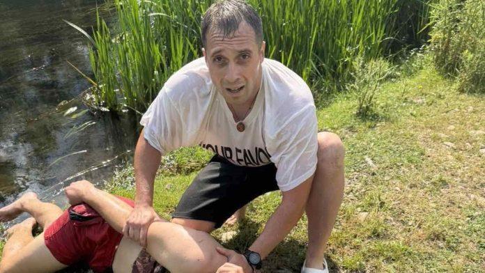 (foto)-heroj!-stefan-je-video-telo-kako-pluta-nisavom,-a-onda-je-bez-razmisljanja-skocio-u-vodu-i-spasio-zivot-mladicu:-“uspeo-je-da-mu-povrati-svest!”