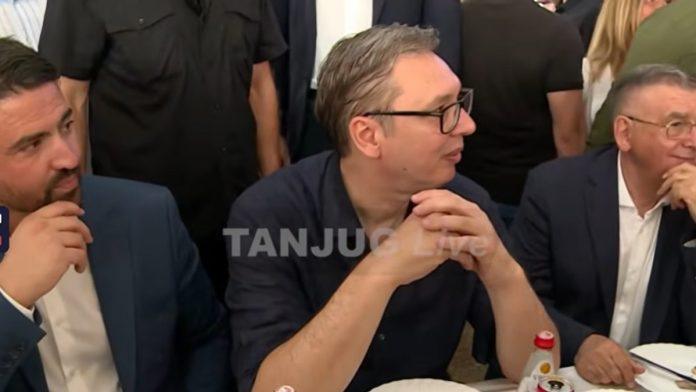 “sutra-krecemo-u-izgradnju-puta-ujedinjenja,-dobrodosli-ste-u-beograd!”-vucic-u-oplanicima:-srbi-sa-kim-mu-poklonili-ikonu-svetog-lazara
