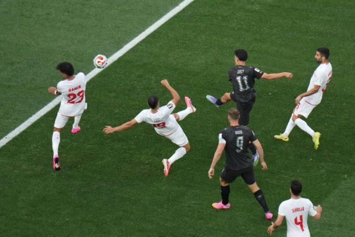 iran-brutalno-pokraden?!-evo-zasto-je-ponisten-sporni-gol-u-nadoknadi-–-planeta-bruji-o-ovom-detalju!-(video)