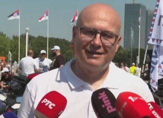 “GRB I ZASTAVA SU IZNAD SVEGA, BEZ OBZIRA NA RAZLIKE”: Miloš Vučević poslao snažnu poruku sa skupa “Srbija jedna porodica” (VIDEO) “grb-i-zastava-su-iznad-svega,-bez-obzira-na-razlike”:-milos-vucevic-poslao-snaznu-poruku-sa-skupa-“srbija-jedna-porodica”-(video)