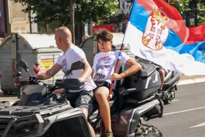 “ovde-smo-zbog-sloge-i-mira-–-da-ne-udari-brat-na-brata!”-gradani-za-kurir-o-velicanstvenom-skupu-–-miroslav-putovao-tri-dana-da-stigne-u-beograd!-(foto)