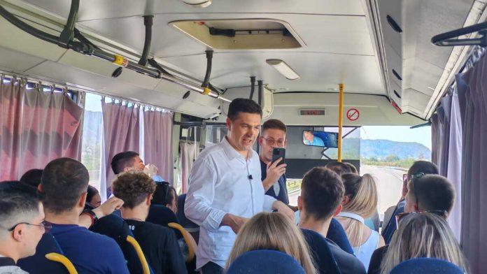 “raduje-me-sto-danas-na-skupu-vidim-veliki-broj-mladih-nislija”-dragoslav-pavlovic:-vazno-je-da-budemo-zajedno,-da-pokazemo-pristojnu-i-normalnu-srbiju!
