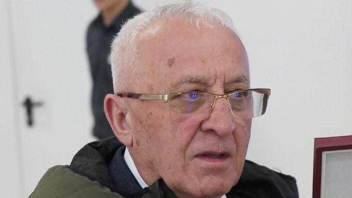 “sta-da-radim-sa-matorim?”-era-ojdanic-hteo-da-kupi-stan-40-godina-mladoj-koleginici,-ona-sve-otkrila:-“zaljubio-se-u-mene”