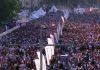 (FOTO, VIDEO) ZAVRŠEN VELIKI MITING “SRBIJA JEDNA PORODICA” ISPRED SKUPŠTINE Roboti igrali kolo na muziku Vuka Ðokića, prisustvovali predstavnici Srba iz regiona: Veliki broj građana bio i u okolnim ulicama (foto,-video)-zavrsen-veliki-miting-“srbija-jedna-porodica”-ispred-skupstine-roboti-igrali-kolo-na-muziku-vuka-dokica,-prisustvovali-predstavnici-srba-iz-regiona:-veliki-broj-gradana-bio-i-u-okolnim-ulicama