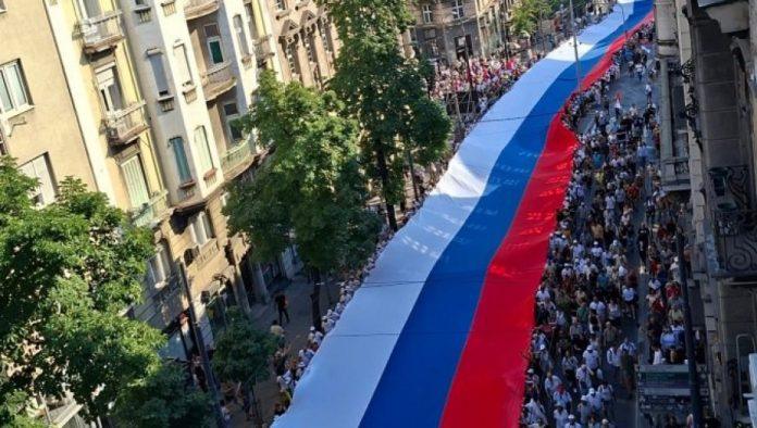 vucic-objavio-snimak-najvece-srpske-zastave:-hvala-srbijo-(video)