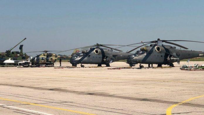 “novosti”-u-batajnici:-sve-spremno-za-prikaz-helikoptera-i-aviona-vojske-srbije-(foto/video)