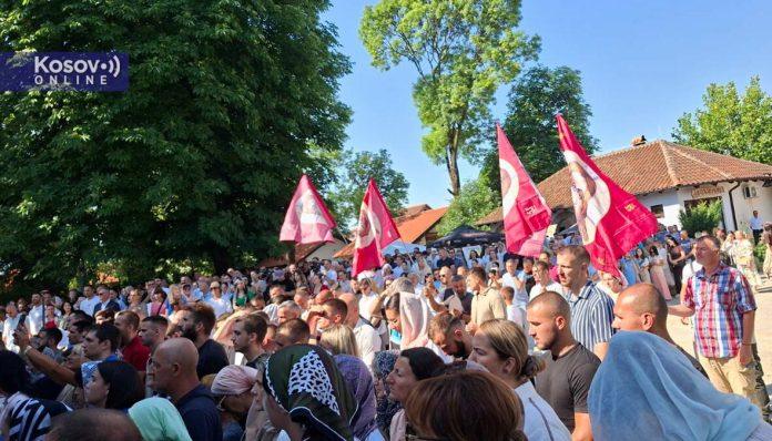 ”srpske-majke-radaju-junake”-vernici-u-gracanici-sa-mitropolitom-joanikijem-proslavljaju-vidovdan:-“kosovo-je-duhovno-i-istorijsko-ognjiste-srpskog-naroda”