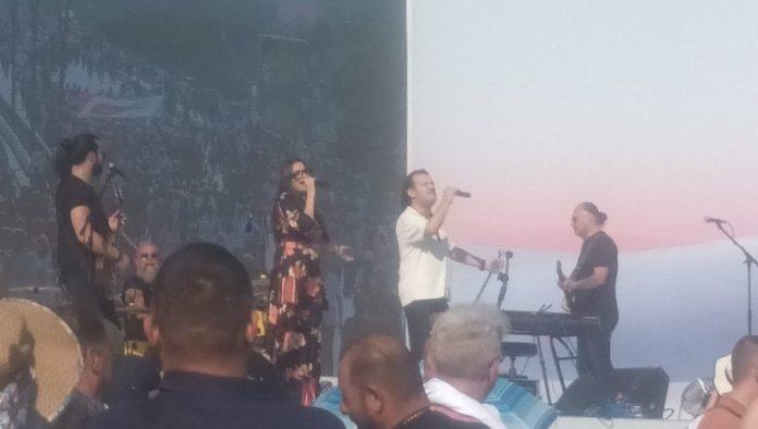 “ziveo-predsednik,-ziveo-aleksandar-vucic!”-mira-skoric-poslala-gromoglasnu-i-direktnu-poruku-podrske-predsedniku-srbije