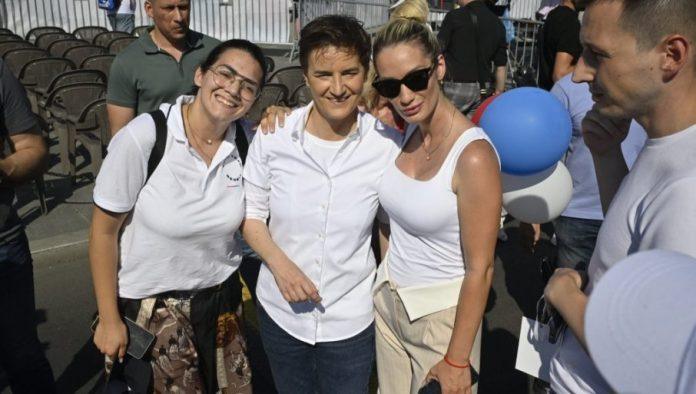 ana-brnabic-za-“novosti”:-ovo-je-pravi-slogan-srbija-jedna-porodica,-ne-zelimo-vise-ni-teror,-ni-podele,-ni-mrznju