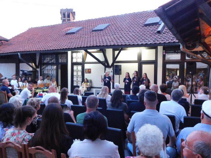 vidovdanski-zavet-loznickih-“lozica”:-odrzan-koncert-povodom-velikog-praznika-(foto)