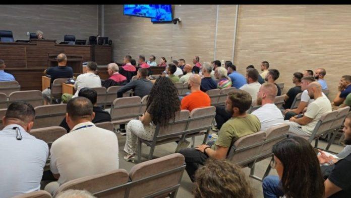 srbi-privedeni-na-gazimestanu-tri-sata-saslusavani-u-pristinskom-sudu:-presuda-1.-jula