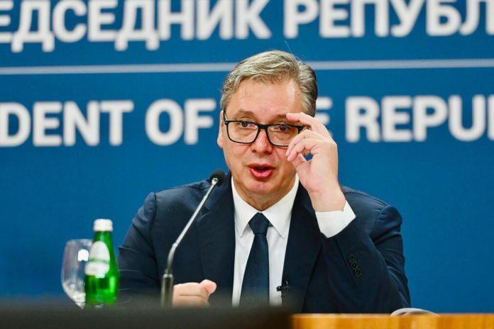 sve-o-jednokratnoj-pomoci-za-penzionere-koju-je-najavio-vucic:-predsednik-pokazao-detaljnu-tabelu-–-vise-od-540000-ljudi-dobice-poklon-od-27.500-dinara-(foto)