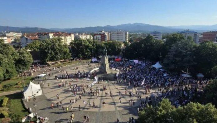 vucic-o-blokaderskom-skupu-u-kraljevu:-ako-treba-kokanovic-da-nam-bude-buducnost-i-bozo-prelevic,-ili-jovo-bakil-ili-bodiroga